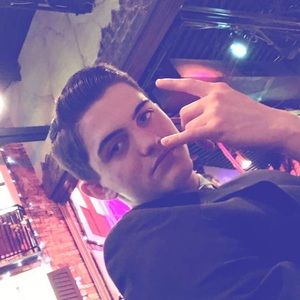 Meet your Posher, Nicholas